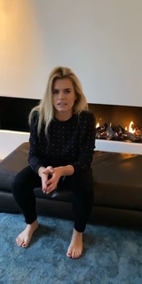 Nicolette van Dam feet photo 3