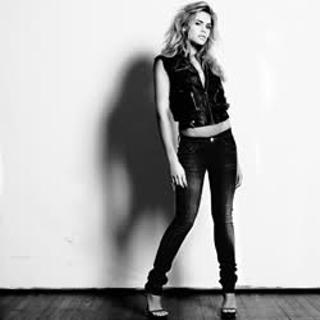 Nicolette van Dam feet photo 11