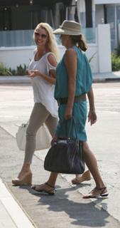 Nicollette Sheridan feet photo thumbnail