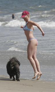 Nicollette Sheridan feet photo thumbnail