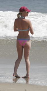 Nicollette Sheridan feet photo thumbnail