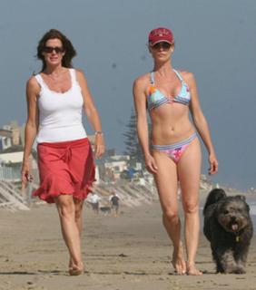 Nicollette Sheridan feet photo thumbnail