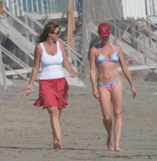 Nicollette Sheridan feet photo thumbnail