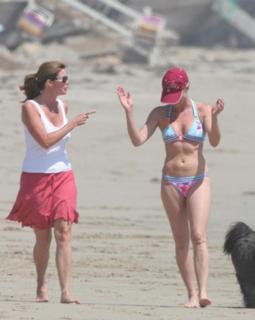 Nicollette Sheridan feet photo thumbnail