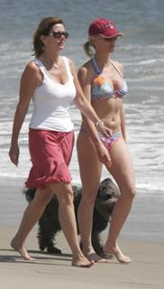 Nicollette Sheridan feet photo thumbnail