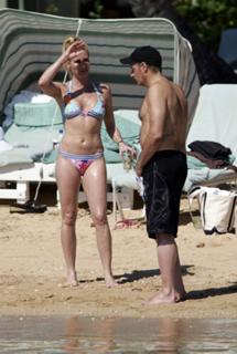 Nicollette Sheridan feet photo thumbnail