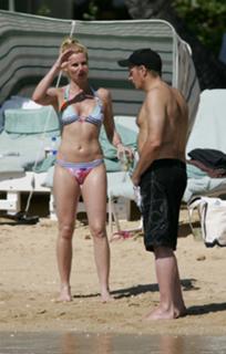 Nicollette Sheridan feet photo thumbnail