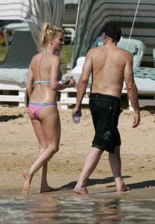 Nicollette Sheridan feet photo thumbnail