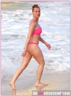 Nicollette Sheridan feet photo thumbnail