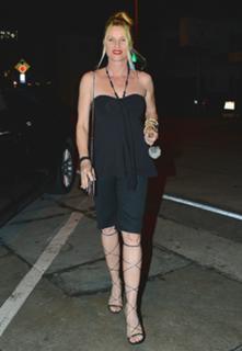 Nicollette Sheridan feet photo thumbnail