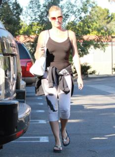 Nicollette Sheridan feet photo thumbnail
