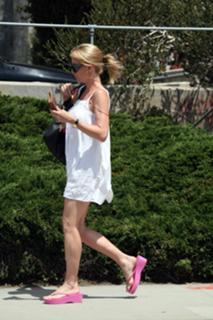 Nicollette Sheridan feet photo thumbnail