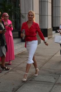 Nicollette Sheridan feet photo thumbnail