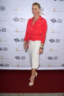 Nicollette Sheridan feet photo thumbnail