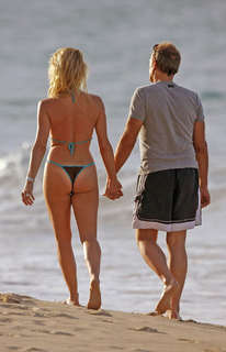Nicollette Sheridan feet photo thumbnail