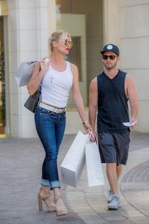 Nicollette Sheridan feet photo thumbnail