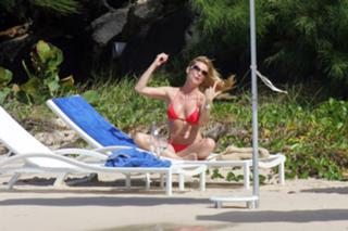 Nicollette Sheridan feet photo thumbnail