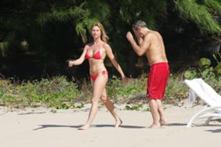 Nicollette Sheridan feet photo thumbnail