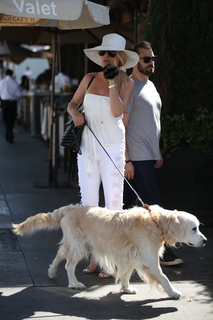 Nicollette Sheridan feet photo thumbnail