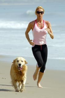 Nicollette Sheridan feet photo thumbnail