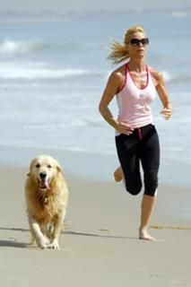 Nicollette Sheridan feet photo thumbnail