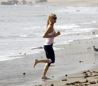 Nicollette Sheridan feet photo thumbnail