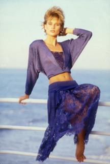 Nicollette Sheridan feet photo thumbnail
