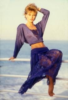 Nicollette Sheridan feet photo thumbnail