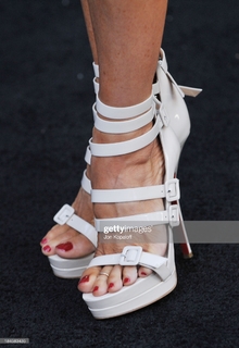 Nicollette Sheridan feet photo thumbnail