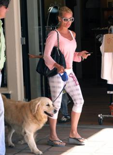 Nicollette Sheridan feet photo thumbnail
