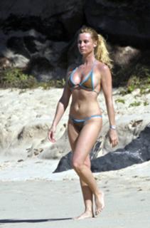 Nicollette Sheridan feet photo thumbnail