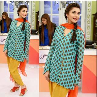 Nida Yasir feet photo 1