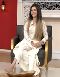 Nida Yasir feet photo 10