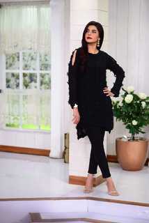 Nida Yasir feet photo 11