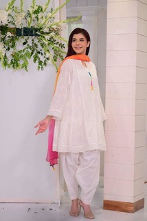 Nida Yasir feet photo 7