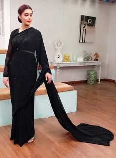 Nida Yasir feet photo 6