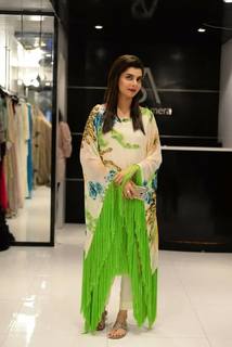 Nida Yasir feet photo 3
