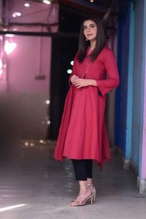 Nida Yasir feet photo 11