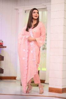 Nida Yasir feet photo 1