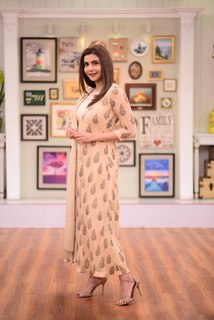 Nida Yasir feet photo 9