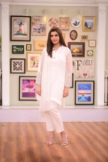 Nida Yasir feet photo 8