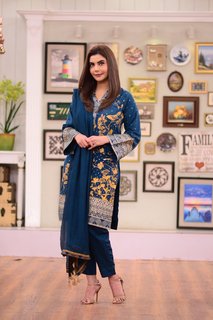 Nida Yasir feet photo 3