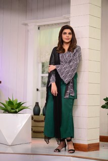 Nida Yasir feet photo 15