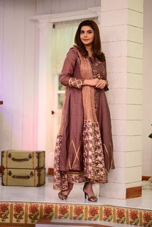 Nida Yasir feet photo 8