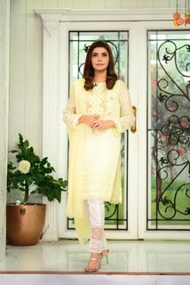 Nida Yasir feet photo 5