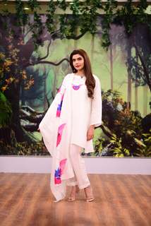 Nida Yasir feet photo 16