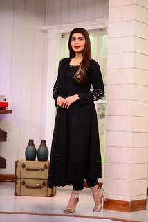 Nida Yasir feet photo 14