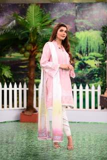 Nida Yasir feet photo 9