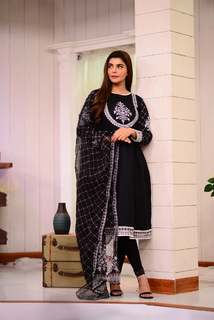 Nida Yasir feet photo 14