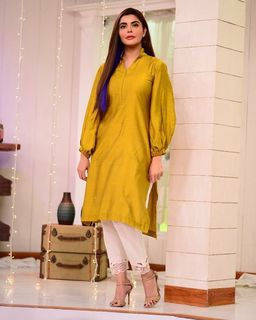 Nida Yasir feet photo 6